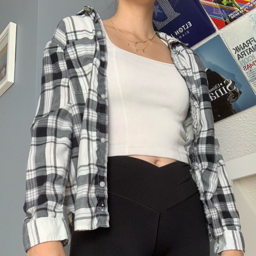 Small, black and white flannel